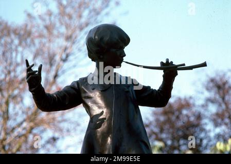 Statue von Peter Pan (Detail) - Kensington Gardens, Hyde Park, London. Stockfoto