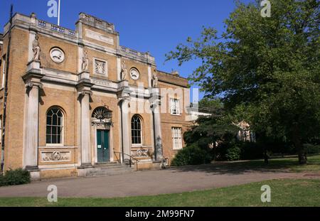 Pitzhanger Manor House, Walpole Park, Mattock Lane, Ealing, West London, Teile davon stammen aus dem 18. Jahrhundert. Stockfoto