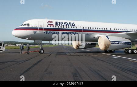 Farnborough 92 - Tupolev TU-204-120 - CCCP-64006 (MSN: 1450743164006) - angetrieben von Rolls-Royce RB.211-535-Motoren. Stockfoto