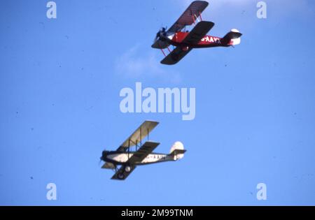 Parnall Elf - G-AAIN und Southern Martlet - G-AAYX der Shuttleworth Collection im Old Warden. Stockfoto