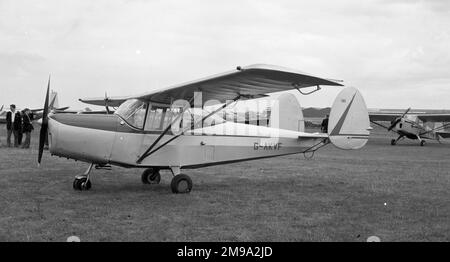 Chrislea CH.3 Super Ace Serie 2 G-AKVF (msn114), erstmals registriert am 8. März 1948. Verkauft in Pakistan als AP-ADT. Im November 1959 wieder in das britische Register eingetragen. Stockfoto