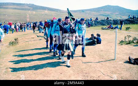 RAF Halton-Auszubildende treten im 1977. märz im Ten Tors-Cross-Country-Team an. - Ein 126.-Team marschiert rein Stockfoto