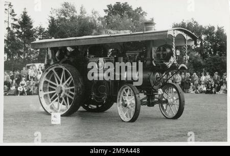 Steam Traction Lok Burrell Showmans Road Locomotive Nummer 3285, King George V Regn, AH5304, auf einer Steam Rally / Fair in Paddock Wood, Kent, am 16. August 1958. Stockfoto