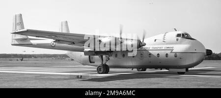 Royal Air Force - Armstrong Whitworth Argosy C.1 XN857 vom RAF Transport Command auf der SBAC Farnborough Air Show 1964. Stockfoto