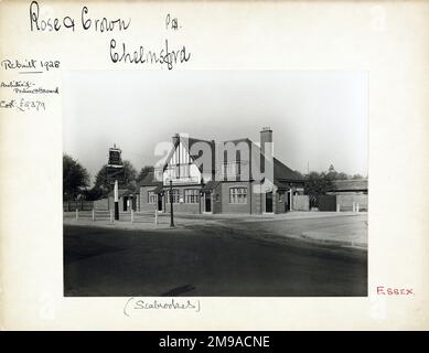 Foto von Rose & Crown PH, Chelmsford, Essex. Die Hauptseite des Aufdrucks (hier abgebildet) zeigt: Die rechte Seite des Pubs. Auf der Rückseite des Aufdrucks (auf Anfrage erhältlich) ist Folgendes angegeben: Trading Record 1929 . 1962 für Rose & Crown, Chelmsford, Essex cm3 1AG. Seit Juli 2018 . Privatbesitz Stockfoto