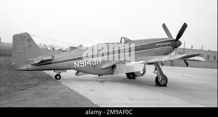 North American P-51D Mustang N9149R Ende 1960erDelivered an die USA Army Air Force AS 44-74441 geliefert an Royal Canadian Air Force AS 9593.- BOC: 8. November 1950.- SOC: 15. Oktober 1959. Trans Florida Aviation, Sarasota, FL, Mai 20, 1959-1962.- registriert als N9149R.J.W. Fornof-Fornof Motor Co., Houma, LA, 4. August 1962-1972.G.R. Dunagan-Crawford & Co, Atlanta, GA, 14. März 1972.- Crash & Destroyed by Fire, Flowery Branch, GA, 20. Dezember 1972. Stockfoto