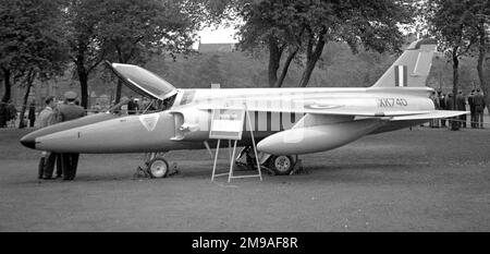 Royal Air Force - Folland Gnat F Mk.1 XK740. Einer von einer kleinen Charge von Fighter Gnats zur Beurteilung durch die Royal Air Force, ausgestellt in der RAF Church Fenton. Stockfoto