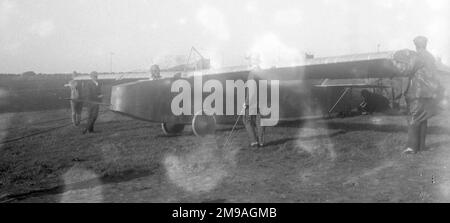 Bardin B-1 Segelflugzeug, entworfen und gebaut von Rene Bardin, wird in Kürze mit einem Bungee auf dem Congres Experimental de vol sans moteur de Vauville 1923 in Frankreich starten. (Linkes Bild des Stereopaares) Stockfoto