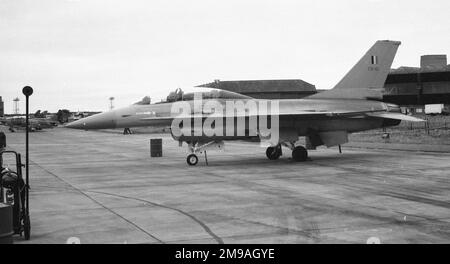 Royal Belgische Luftwaffe - General Dynamics F-16B kämpft gegen Falcon FB-70 der 349. Staffel bei RAF Lossiemouth. Stockfoto