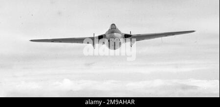 De Havilland DH.100 Vampire F Mk.1 TG/278 (5. Produktion F Mk.1), geflogen von Geoffrey de Havilland Jr., ca. August 1945. Stockfoto