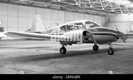 Piper PA-23-160 Apache G G-ASDG (msn 23-2044), College of Air Training Limited 1963-1969. Stockfoto