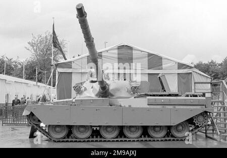 Ein Chieftain Mk.V-Panzer wird auf der British Army Equipment Exhibition ausgestellt, die vom 23-27. Juni 1980 in Aldershot stattfand. Stockfoto