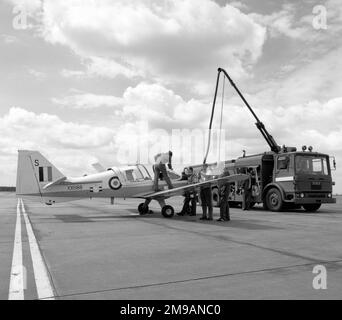 Royal Air Force - Scottish Aviation Bulldog T.1 XX688 von der Liverpool University Air Squadron bei RAF Wattisham in Suffolk. Stockfoto