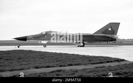 United States Air Force - General Dynamics FB-111A 68-0246 (msn B1-18), vom Bombardement-Flügel 380., besucht RAF Marham für einen Bombenwettbewerb. Stockfoto