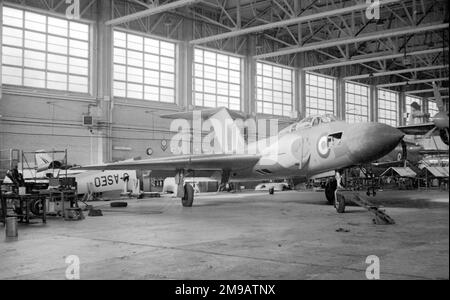 Royal Air Force - Gloster Javelin F(AW).1 XA568, am College of Aeronautics, Cranfield ca. 1964. Stockfoto