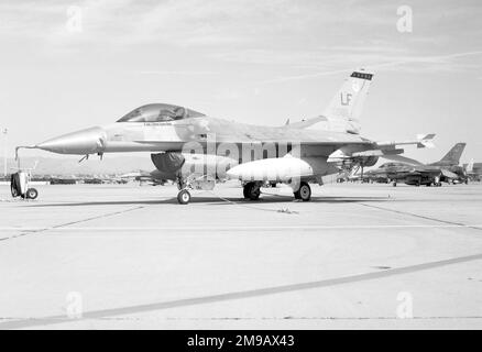 United States Air Force - General Dynamics F-16C Fighting Falcon 89-2082 (msn , Basiscode 'LF'), 425. Kampfgeschwader, 56. Kampfflügel, auf der Luke Air Force Base, am 1. August 1998. Stockfoto