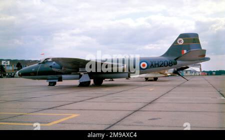 Royal Air Force - English Electric Canberra B(I).8 XH208 'A' (msn S&H.9), Staffel Nr. 3, bei RAF Wattisham. Stockfoto