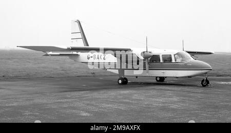 Britten-Norman BN-2A-21 Islander G-BAKZ (msn 188), am Flughafen Blackpool-Squire's Gate im Oktober 1973. Stockfoto