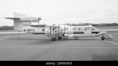 Britten-Norman BN-2A Mk III-1 Trislander G-BBYO (msn 362), aus Aurigny, am Jersey International Airport im Mai 1974. Stockfoto