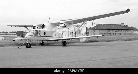 PZL-Mielec M-15 Belphegor SP-DCA (msn 1S007-07) auf der Paris Air Show am Flughafen Le Bourget im Juni 1977, mit der Flugshow „325“. Stockfoto