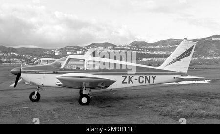 Piper PA-28-160 Cherokee Cruiser ZK-CNY (msn 28-4097) in Wellington, Neuseeland. Stockfoto