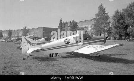 Jodel D.140 Mousquetaire G-AOVZ (msn 42) in Cranfield am 10. September 1960. (Gebaut von SAN - Societe Aeronautique Normande). Stockfoto