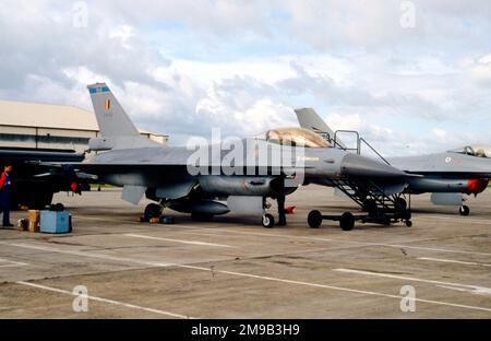 Force Aerienne Belge - General Dynamics F-16A Fighting Falcon FA55 (msn 6H-55), vom 349. Geschwader, am 4. Juni 1988 auf der RAF Upper Heyford in den Farben zum 45. Jubiläum. (Force Aerienne Belge - Belgische Luftwaffe). Stockfoto