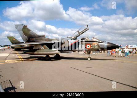 Aeronautica Militaire italiano - Panavia Tornado IDs MM7036 / 50-36 (msn iS035) vom 50 Stormo, auf der RAF Fairford für die Royal International Air Tattoo am 22. Juli 1991. (Aeronautica Militaire italiano - italienische Luftwaffe). Stockfoto