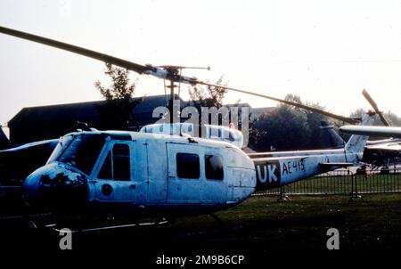 Bell UH-1H iroquois AE-413 (msn 13560, ex 73-22077, später G-HUEY) Ein Hubschrauber der Fuerza Aerea Argentina (Argentine Air Force) wurde in Stanley gefangen und nach Großbritannien zurückgeführt, wo er wieder in lufttüchtigem Zustand war und als G-HUEY registriert war. Stockfoto