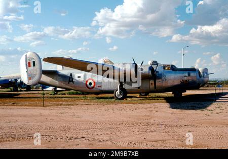 Konsolidierter B-24J-90-CF Liberator 44-44175 / KH304 / HE877 (msn 1500), ausgestellt im Pima Air and Space Museum, Tucson, Arizona. Stockfoto