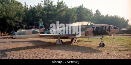 Lockheed T-33A-1-LO 51-6714 (MSN 580-6046), ausgestellt im Hellenischen Luftwaffenmuseum auf Tatoi ab, Dekeleia, Griechenland, für eine Flugschau. Stockfoto