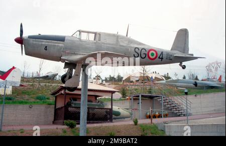 Fiat G.46-3A I-AEKE / SG-4 (msn 69), ausgestellt im Museo dell'aviazione di Rimini. Stockfoto