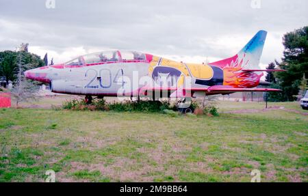 FIAT G.91 T/1 MM6363 / 204? (msn 93), am Luftwaffenstützpunkt Amendola, am 23. März 1999. (Ist dies das Farbschema der linken Seite von MM6363) Stockfoto