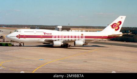 Boeing 747-3D7 HS-TGE (msn 23722, Liniennummer 688) von Thai Airways International im März 1989. Stockfoto