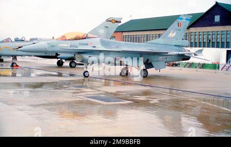 Force Aerienne Belge - General Dynamics F-16AM Fighting Falcon FA106 (msn 6H-106, ex 87-0050), auf DER RNAS Yeovilton am 12. Juli 1996. Stockfoto