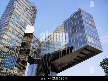 Barcelona, Spanien, Mai. 2018: Bürogebäude von Gas Natural fenosa ist ein spanisches Erdgasunternehmen. Gebäude entworfen von Enric Miralles Stockfoto