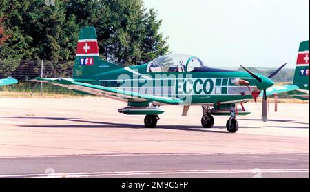 Pilatus PC-7 Turbo Trainer HB-HMB (msn 520), des Ausstellungsteams der Formation Patrouille Ecco. Stockfoto