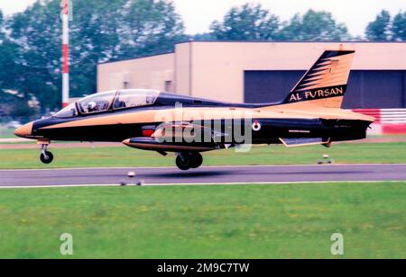 Air Force der Vereinigten Arabischen Emirate - Aermacchi MB-339NAT, des Aerobatic-Ausstellungsteams Al Fursan, auf der Royal International Air Tattoo - RAF Fairford, 5. Juli 2012. Stockfoto