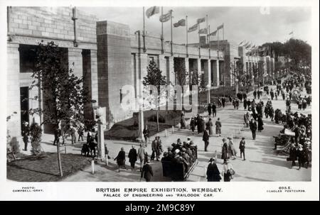 The British Empire Exhibition, eine Kolonialausstellung im Wembley Park, London, England vom 23. April bis 1. November 1924 und vom 9. Mai bis 31. Oktober 1925. Ein „Railodok“-Auto, das am Technikpalast vorbeifährt. Stockfoto