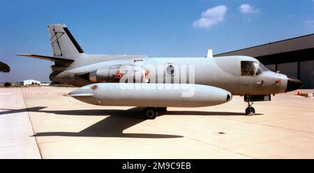 Aeronautica Militare - Piaggio-Douglas PD.808GE MM61960 (msn 517). Guerra Elettronica, Electronic Warfare varian, Luftwaffenstützpunkt Pratica-di-Mare am 28. März 1998. (Aeronautica Militare - Italienische Luftwaffe) Stockfoto