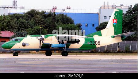 Slowakische Luftwaffe - Antonov an-26 3208 (msn 13208). Stockfoto