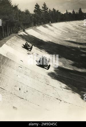 Dodson (3.) und Maclure (2.) im 500-Meilen-Rennen in Brooklands. Stockfoto