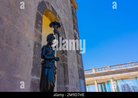 CDMX, CDMX, 11 12 22, Skulptur einer Jungfrau in schwarzem Stein, Ornamente im Flaggenturm von chapultepec Castle, keine Menschen Stockfoto