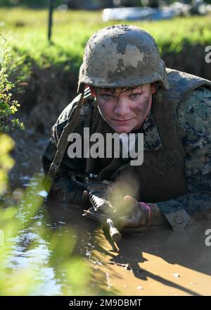 ANNAPOLIS, Md. (17. Mai 2022) Midshipmen der U.S. Naval Academy nehmen an den Seeverfahren teil. Sea Trials ist ein Höhepunkt für Midshipmen der vierten Klasse, die nach dem Vorbild des Marine Corps und der Navy's Battle Stations gebaut wurden. Die Marineakademie bereitet junge Männer und Frauen vor, professionelle Offiziere mit Kompetenz, Charakter und Mitgefühl im US Navy and Marine Corps zu werden. Midshipmen, Plebes, Sea Trials, USNA, Stockfoto
