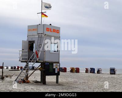 Rettungsschwimmturm am Strand von Norddorf, Amrum, Nordfriesische Inseln, Deutschland Stockfoto