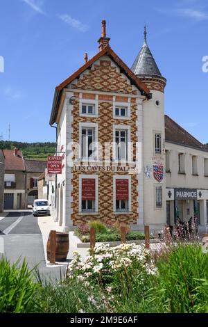 Les Caves du Palais Winery, Nuits-Saint-Georges, Departement Cote-d'Or, Burgund, Frankreich Stockfoto