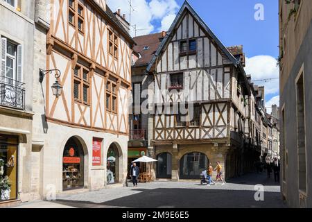 Fachwerkfassaden in der Altstadt von Dijon, Departement Cote d'Or, Region Bourgogne-Franche-Comte, Burgund, Frankreich Stockfoto