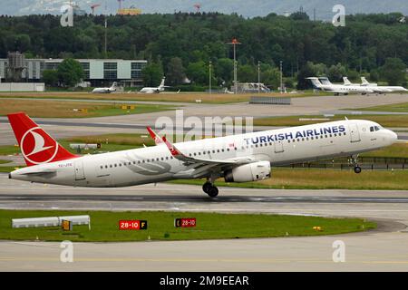 Flugzeug Turkish Airlines, Airbus A321-200, TC-JTO, Zürich Kloten, Schweiz Stockfoto