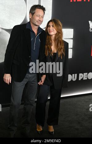 Los Angeles, USA. 17. Januar 2023. David Duchovny & Monique Pendleberry bei der Premiere von Netflix's „You People“ im Regency Village Theatre. Bildnachweis: Paul Smith/Alamy Live News Stockfoto