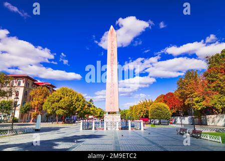 Istanbul, Türkei. Obelisk von Theodosius auf dem ehemaligen römischen Hippodrom, antiker Konstantinopel-Ort für einen Besuch. Stockfoto